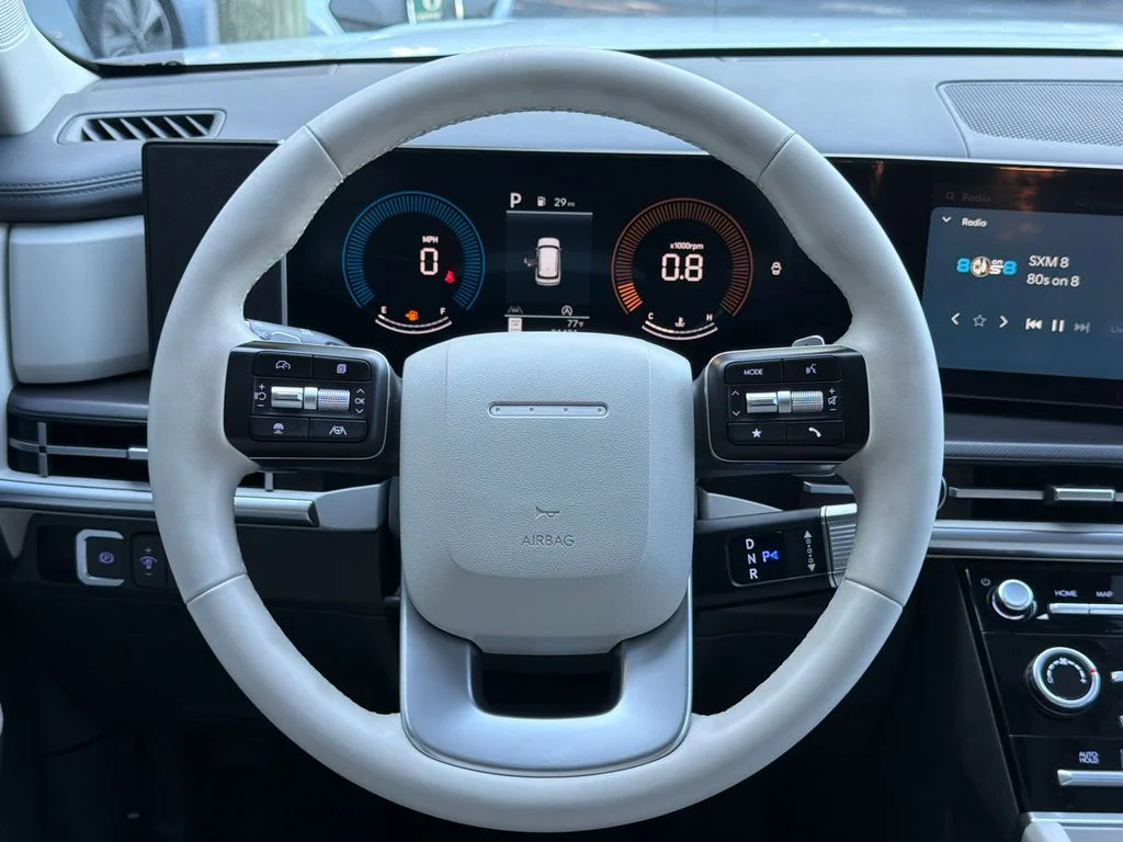 Used 2025 White Hyundai SE image 24