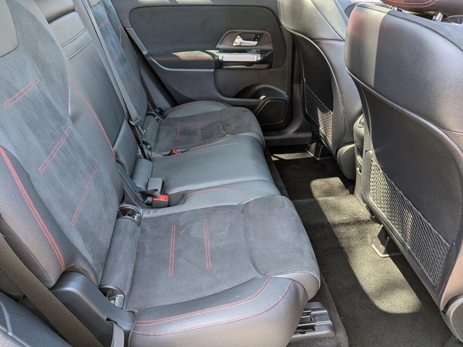 Used 2022 Mountain Grey Metallic Mercedes-Benz GLB 250 image 20
