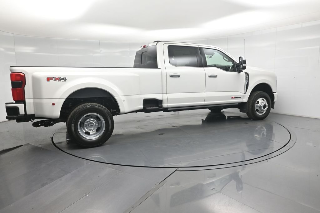 New 2026 Star White Metallic Tri-Coat Ford Platinum image 24