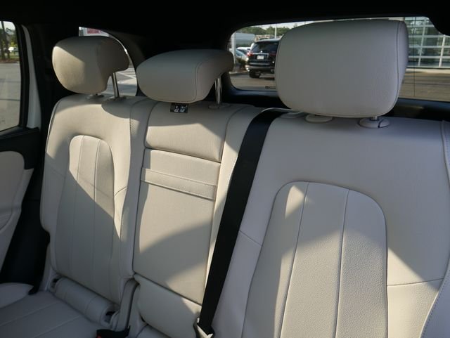New 2026 Polar White Mercedes-Benz GLB 250 image 20