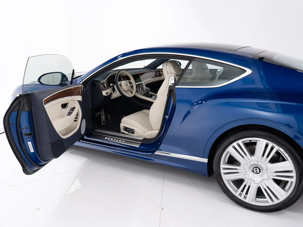 New 2026 Sequin Blue - by Mulliner Bentley Azure image 9