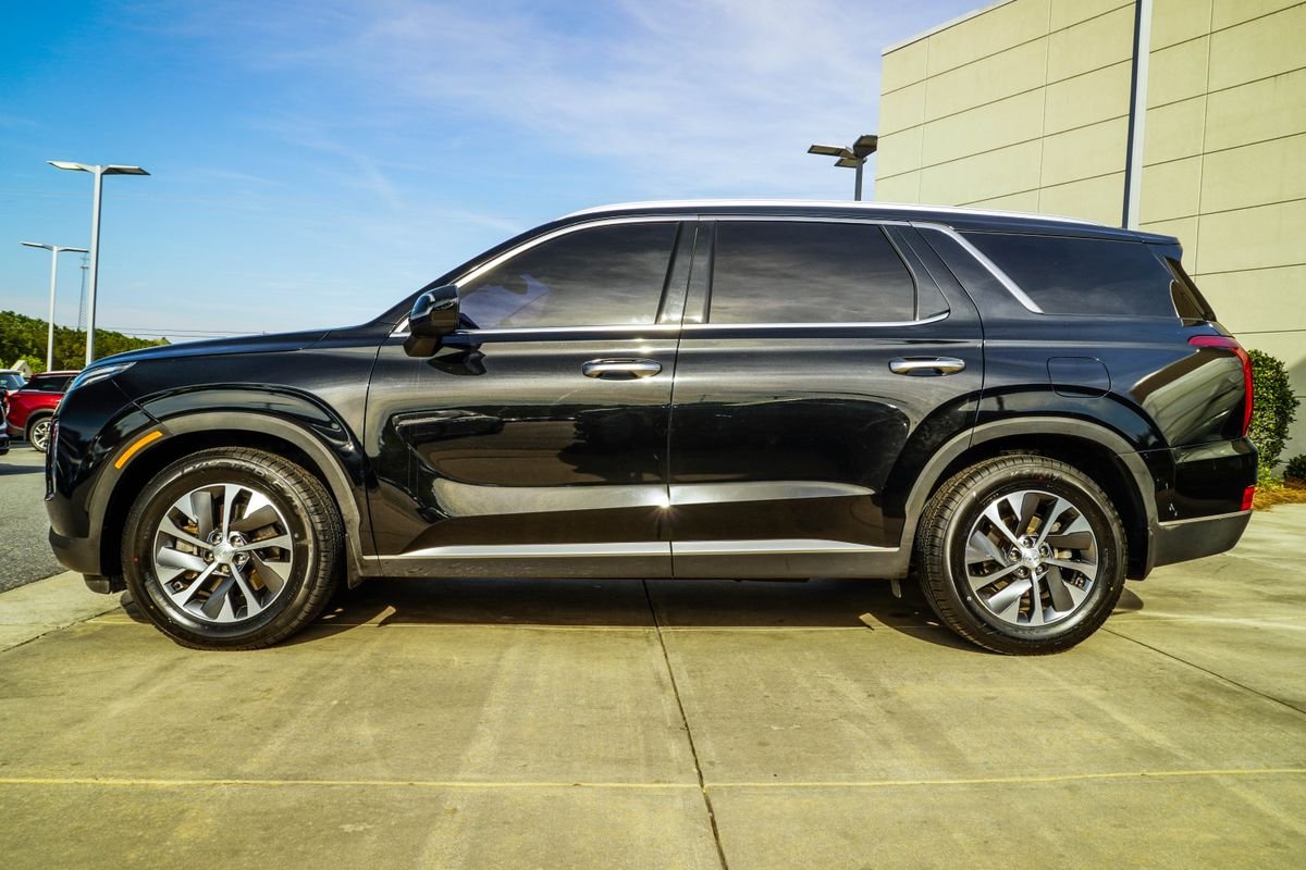 Used 2022 Black Hyundai SEL image 9