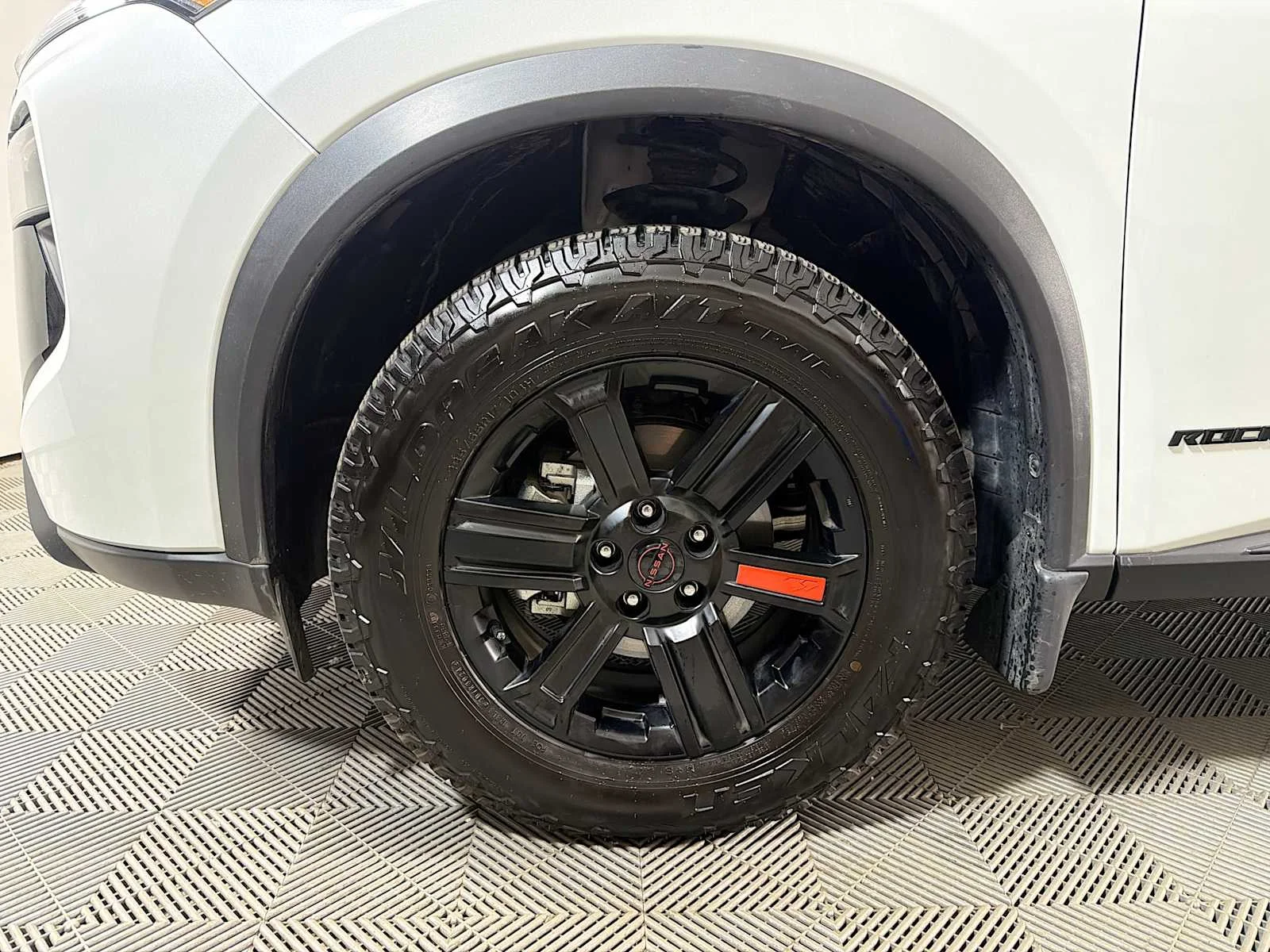 Certified Used 2025 Everest White Pearl Nissan Rock Creek image 27
