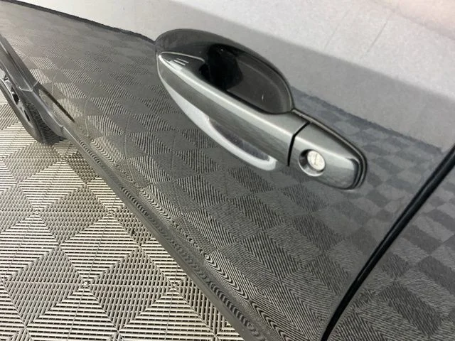 Used 2016 Gray Subaru 2.0i Limited image 11