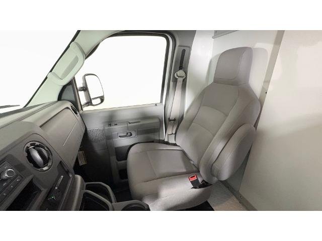 2025 Ford E-Series Cutaway Base - Photo 46