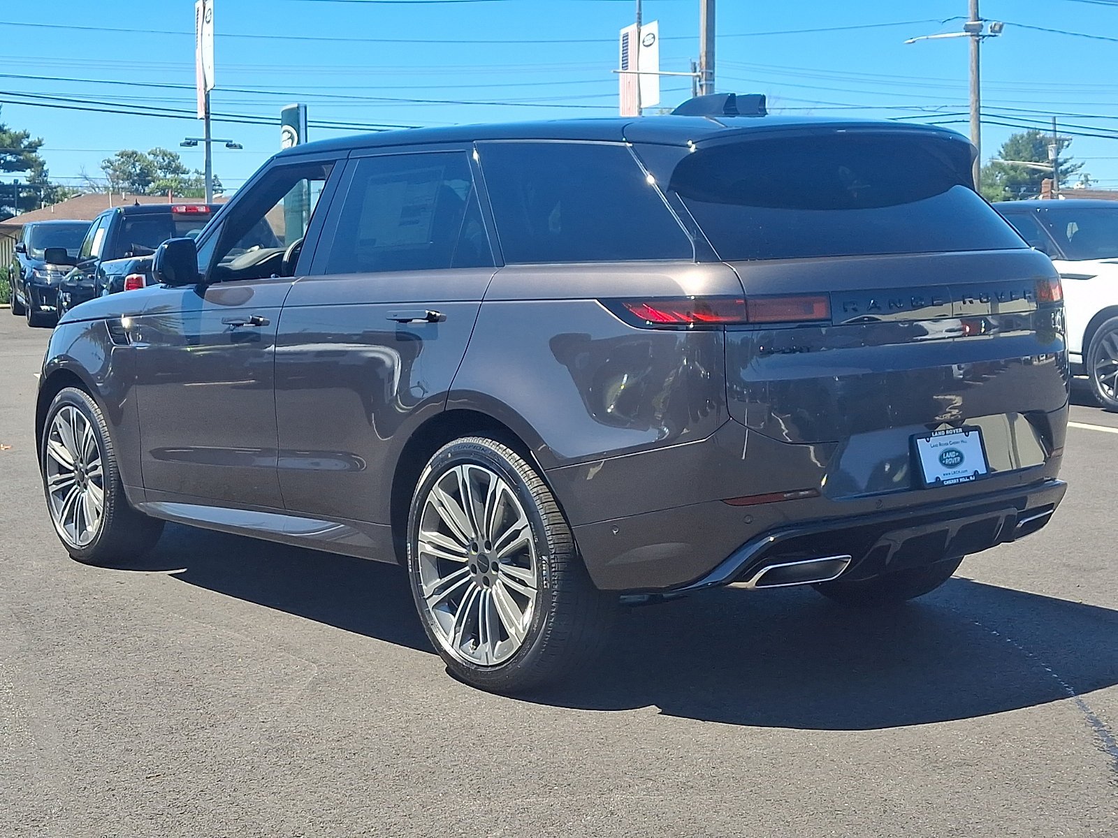 New 2026 Charente Grey Land Rover Dynamic SE image 4