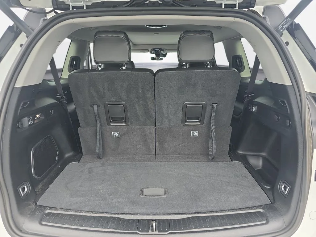 Used 2023 White Jeep Limited image 13