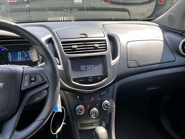Used 2016 Silver Chevrolet LS image 6