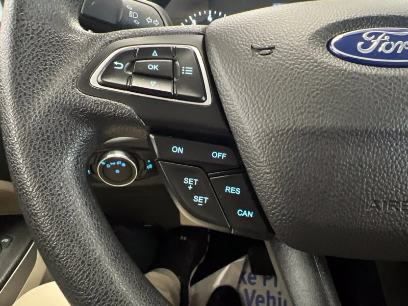 Used 2022 White Ford S image 21