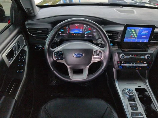 Used 2020 Black Ford Limited image 15