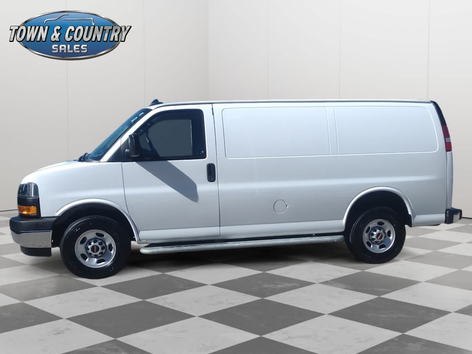 2023 GMC Savana Cargo Work Van - Photo 13