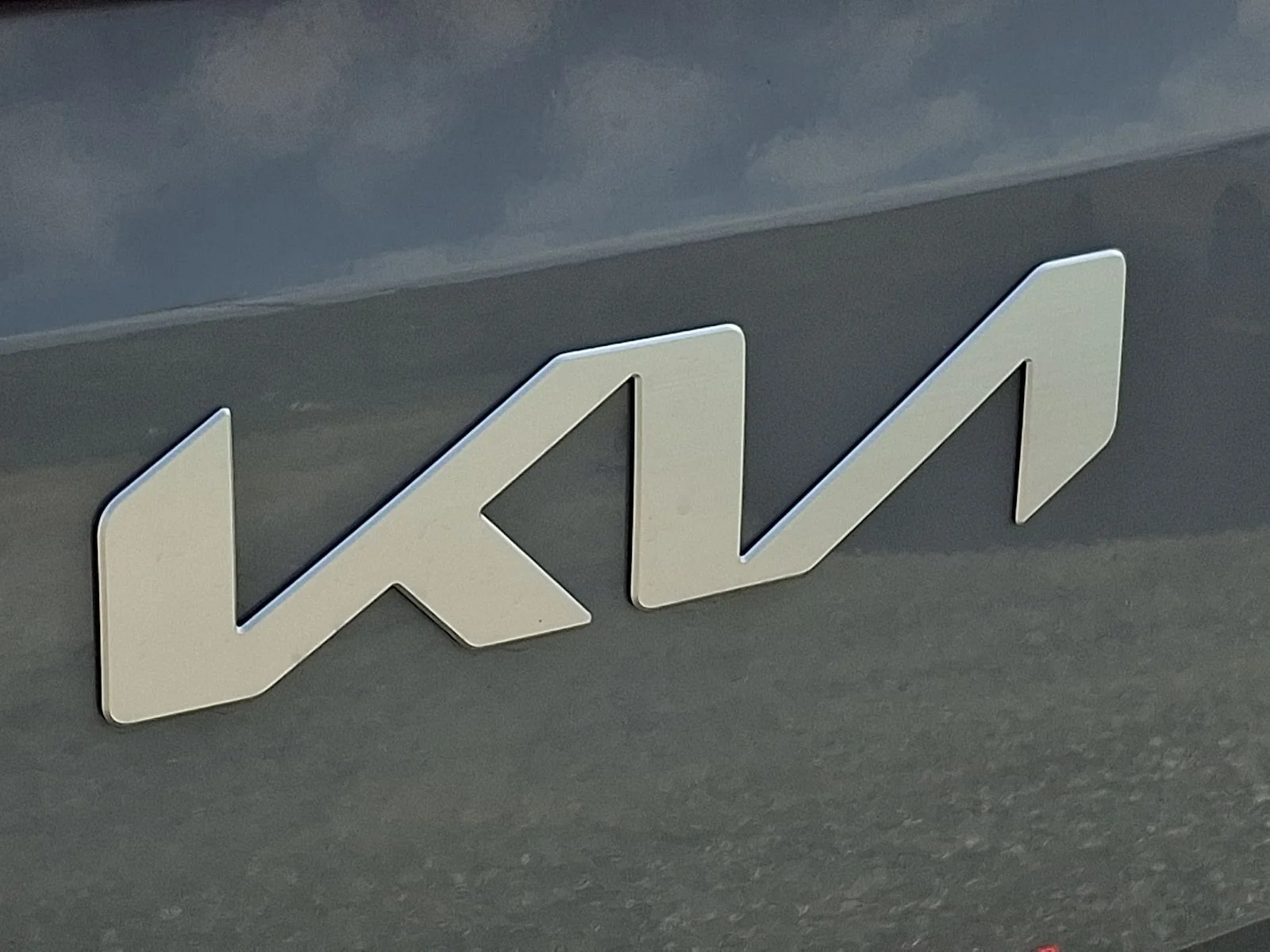 New 2027 White Kia LXS image 22