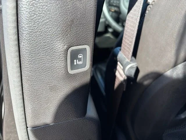 Used 2021 Black Chrysler Limited AWD image 19