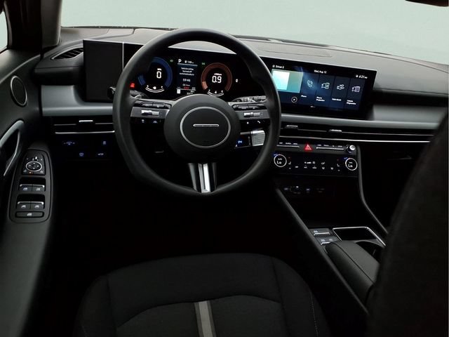 Used 2024  Hyundai SEL image 4