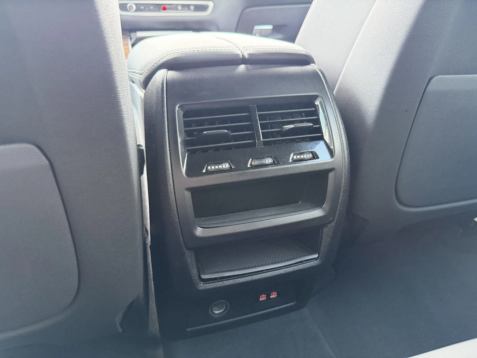 Used 2026 WHITE BMW sDrive40i image 9