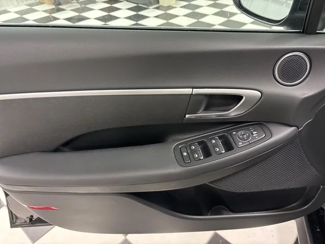 Used 2026 Black Hyundai SE image 7