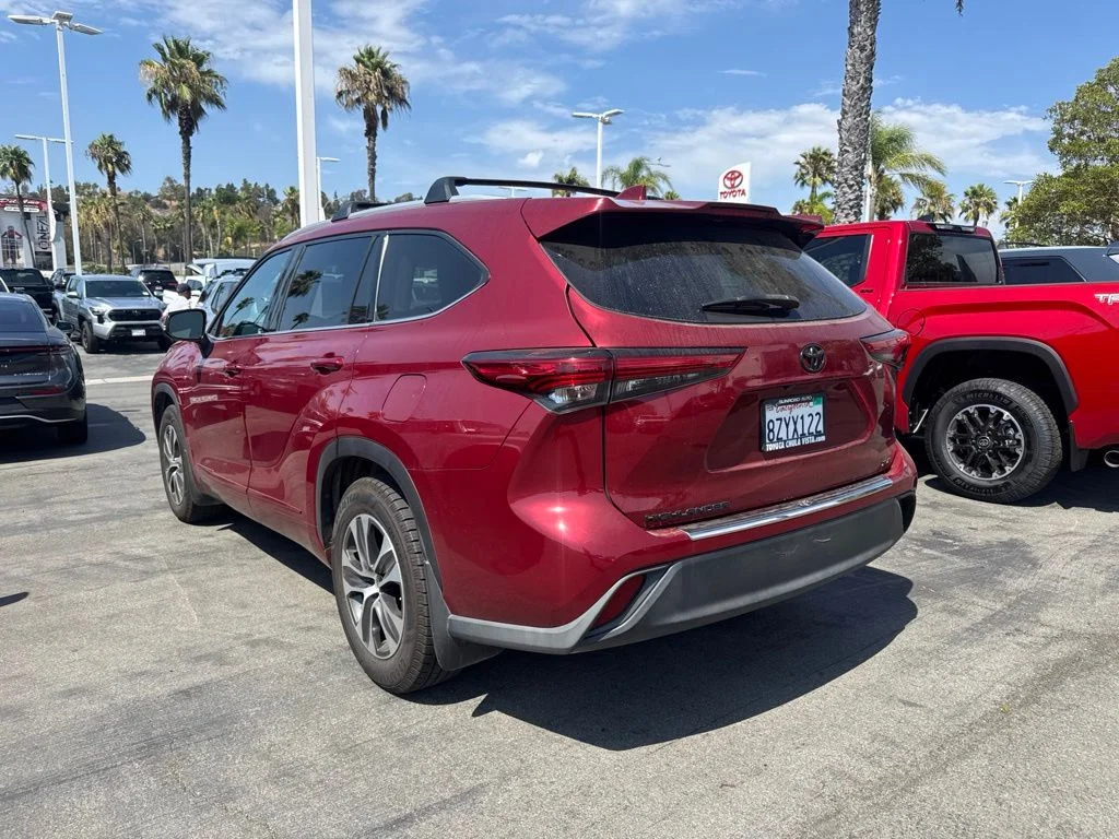 Used 2022 Red Toyota XLE image 4