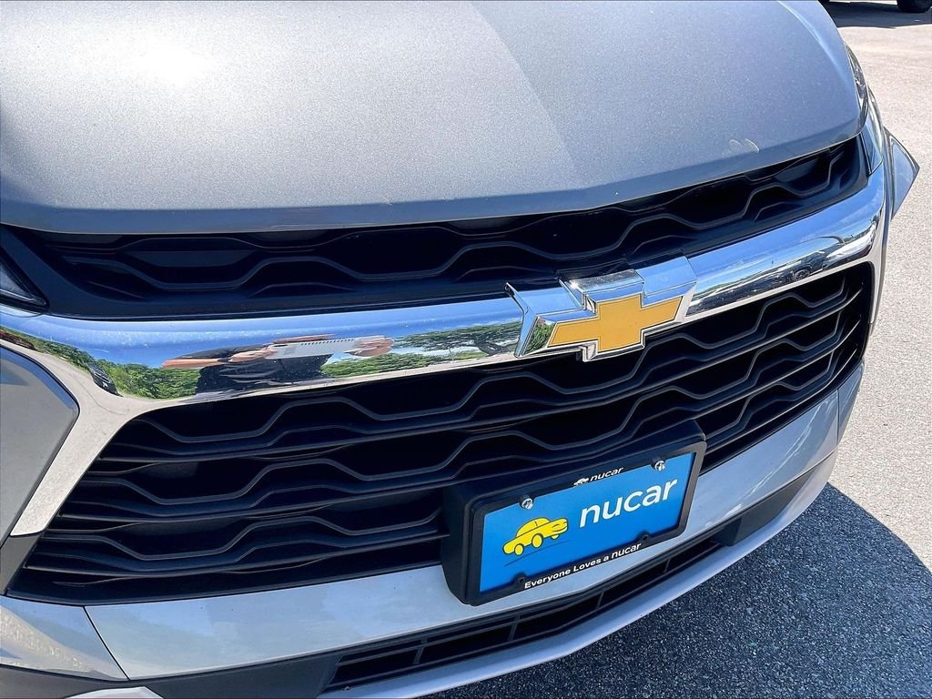 Used 2023 Gray Chevrolet LT image 27
