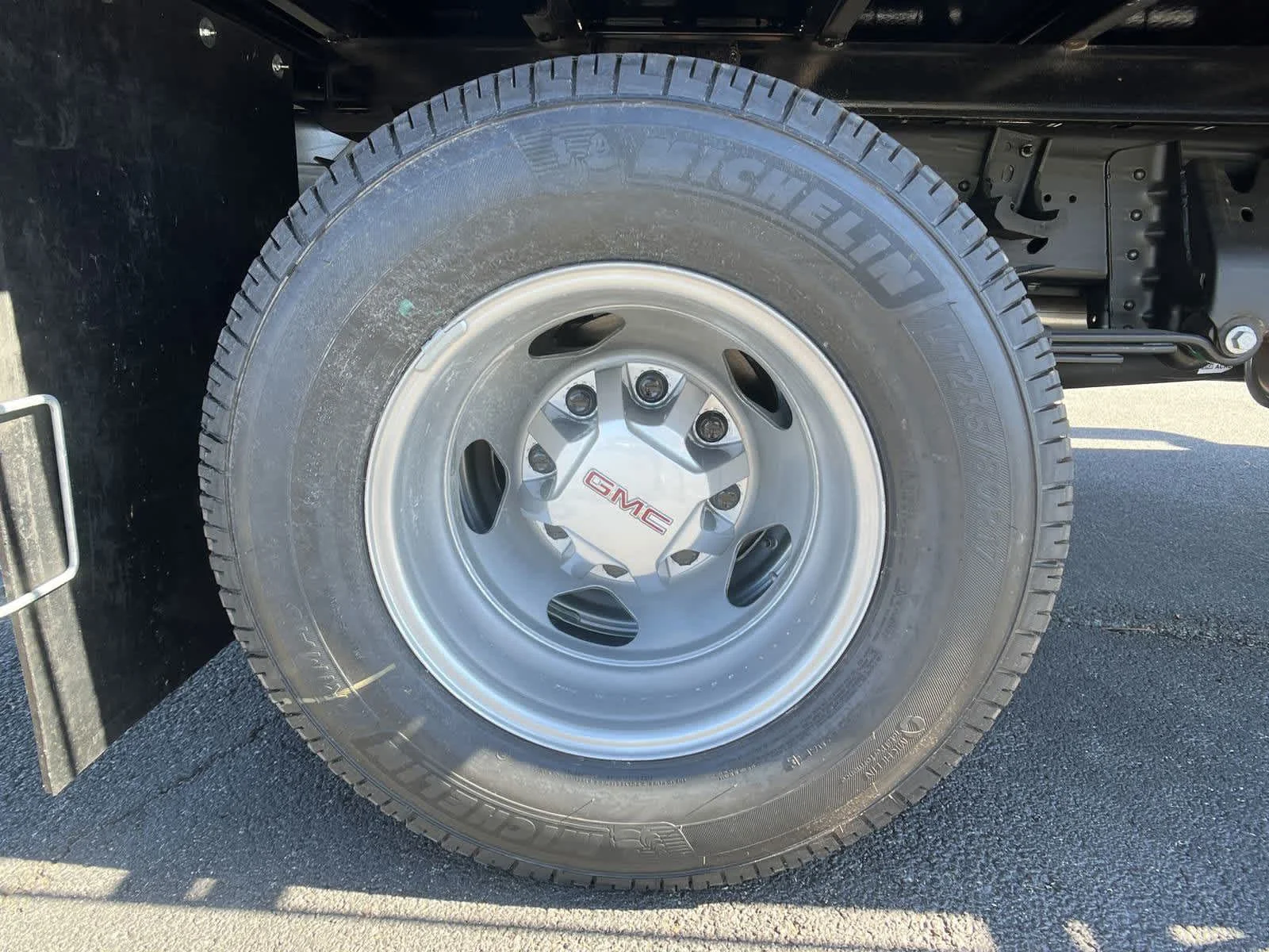 2025 GMC Sierra 3500HD Pro - Photo 30