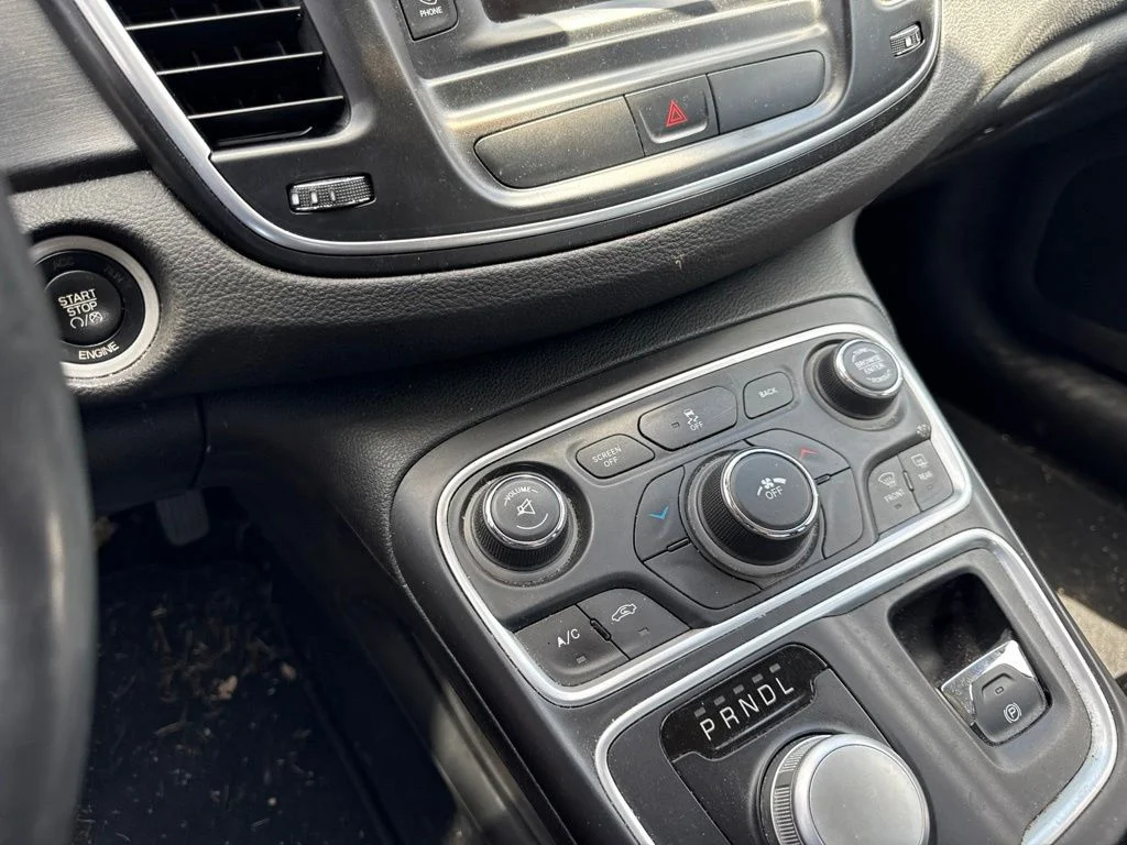 Used 2016 White Chrysler Limited image 29