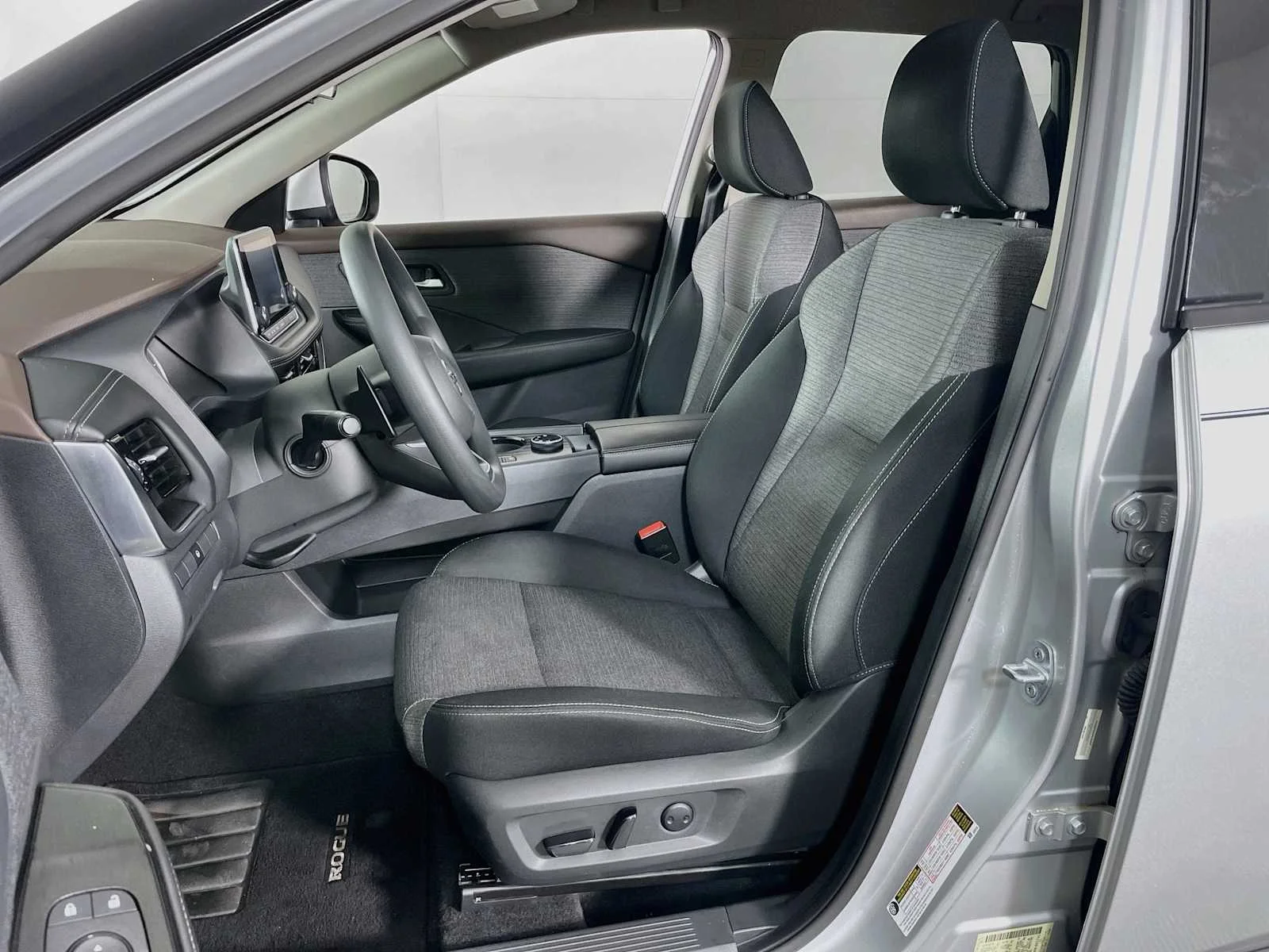 Certified Used 2021 Brilliant Silver Metallic Nissan SV image 17