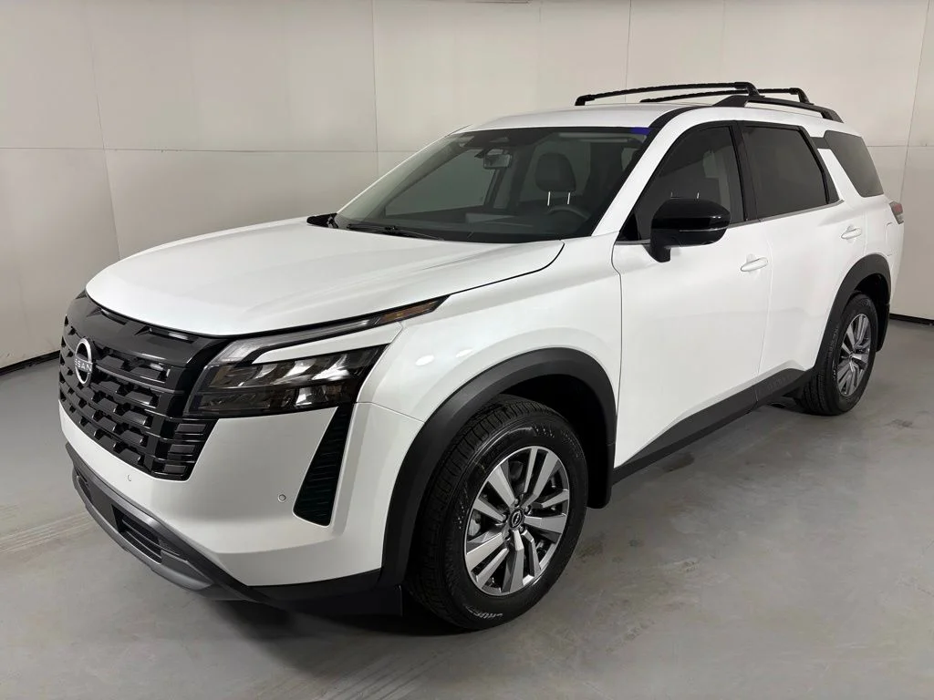New 2026 Everest White Pearl TriCoat Nissan SL image 4