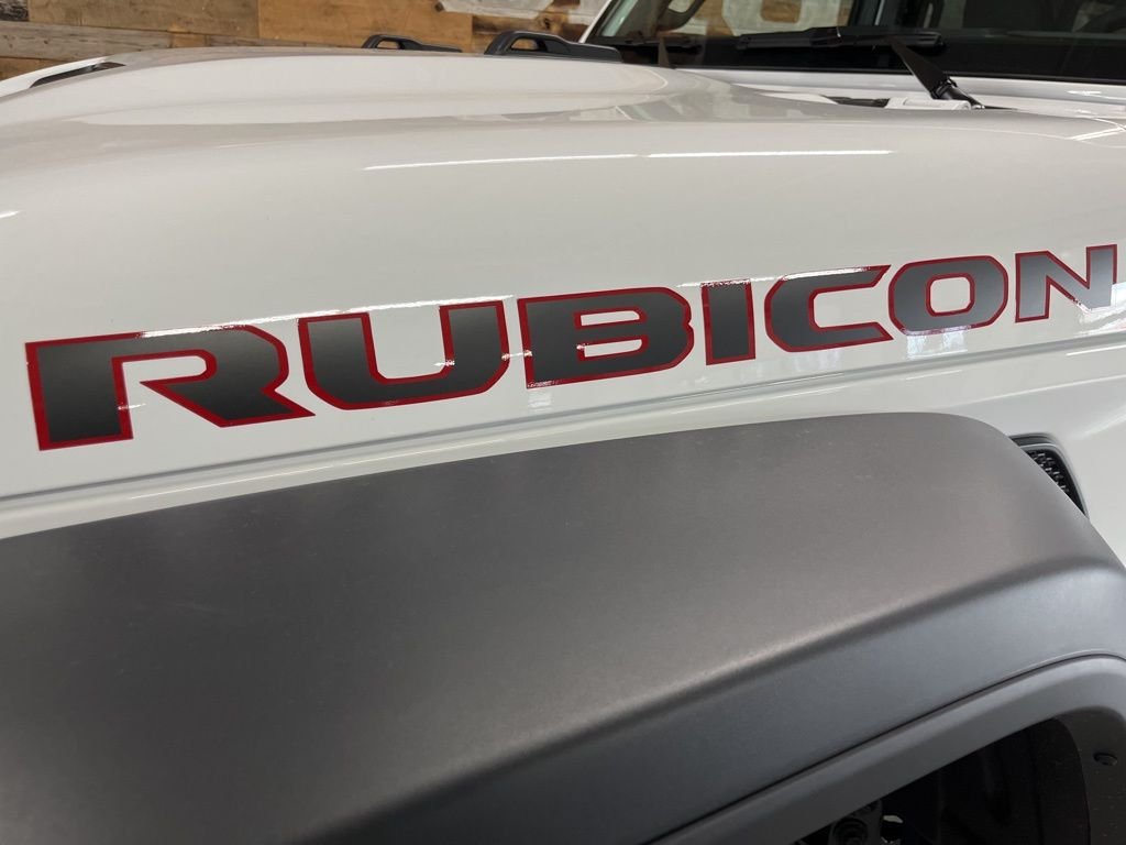 New 2026 Bright White Clear-Coat Exterior Paint Jeep Rubicon image 13