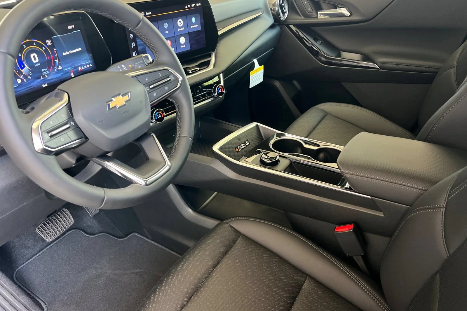 New 2027 Summit White Chevrolet LT image 10