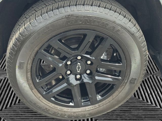 Used 2023 Gray Chevrolet Custom image 9