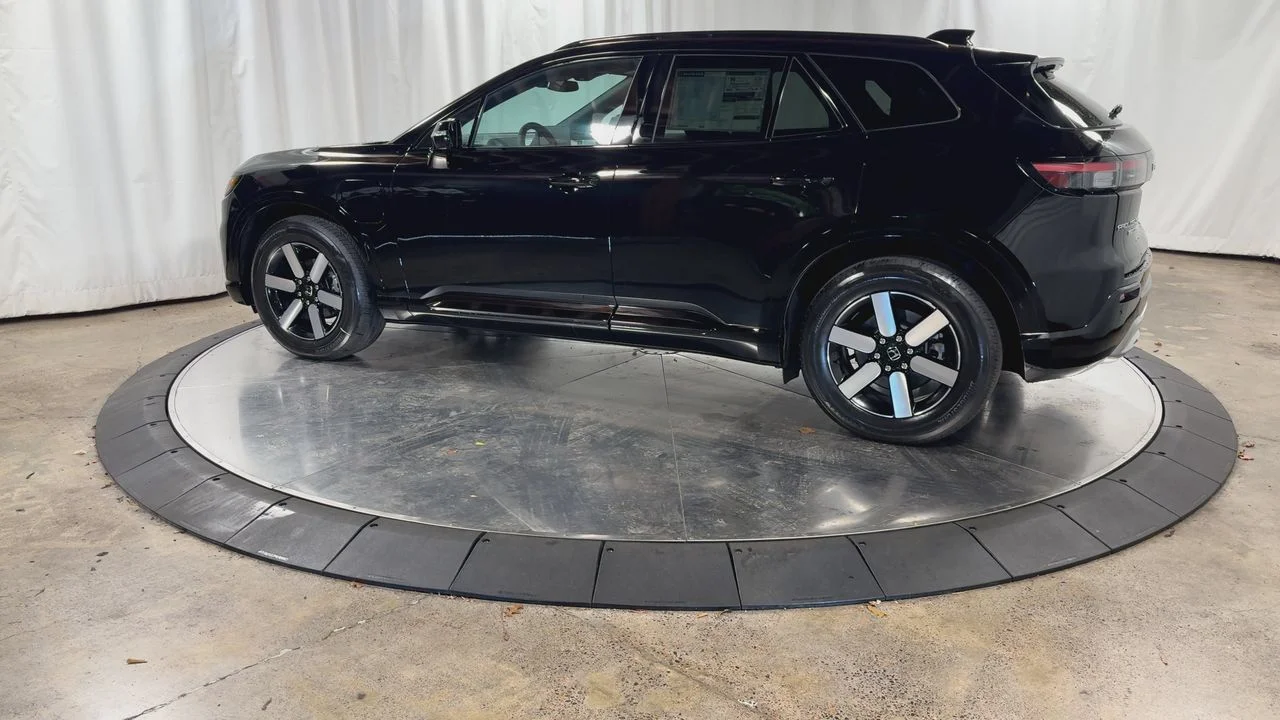 New 2026 Raven Black Honda Touring image 9