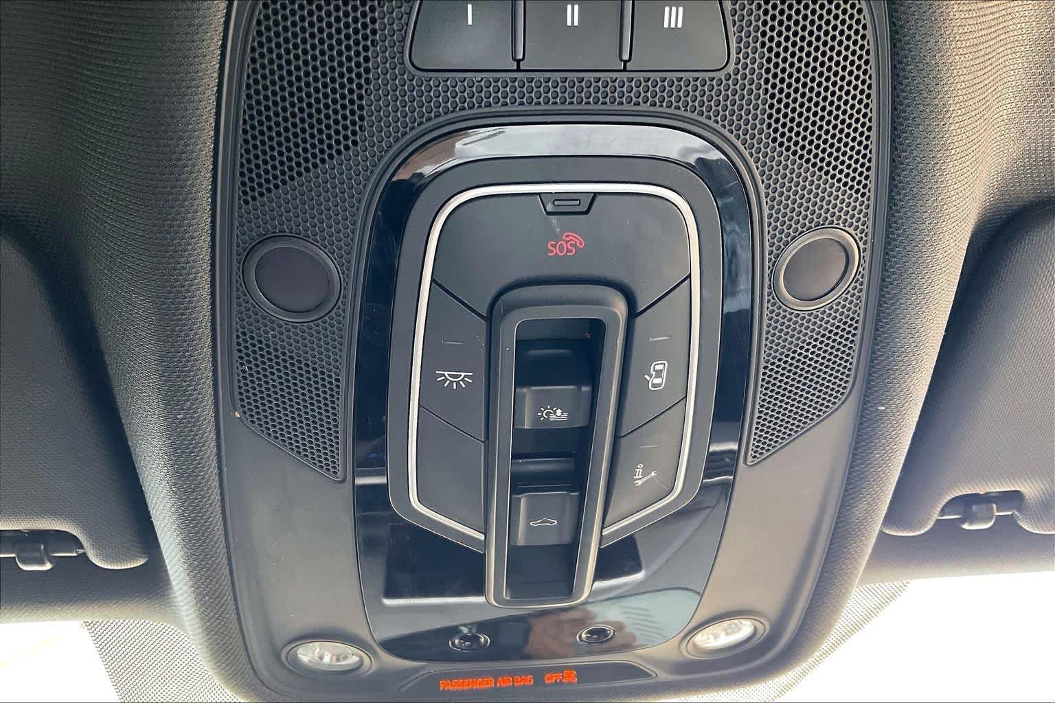 Used 2018 Mythos Black Metallic Audi Premium Plus image 33