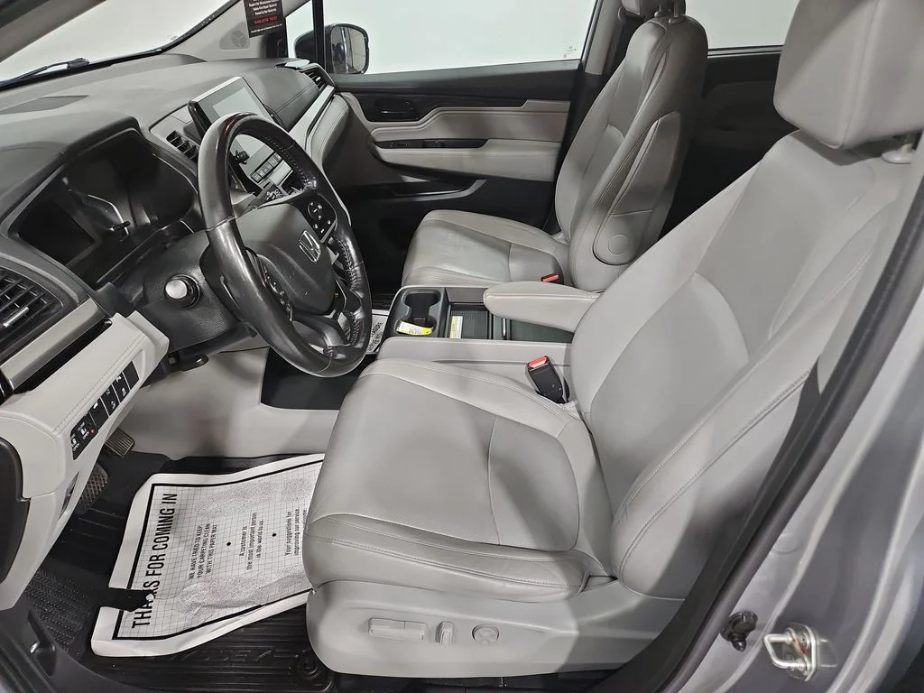 Used 2018 Pacific Pewter Metallic Honda Elite image 9