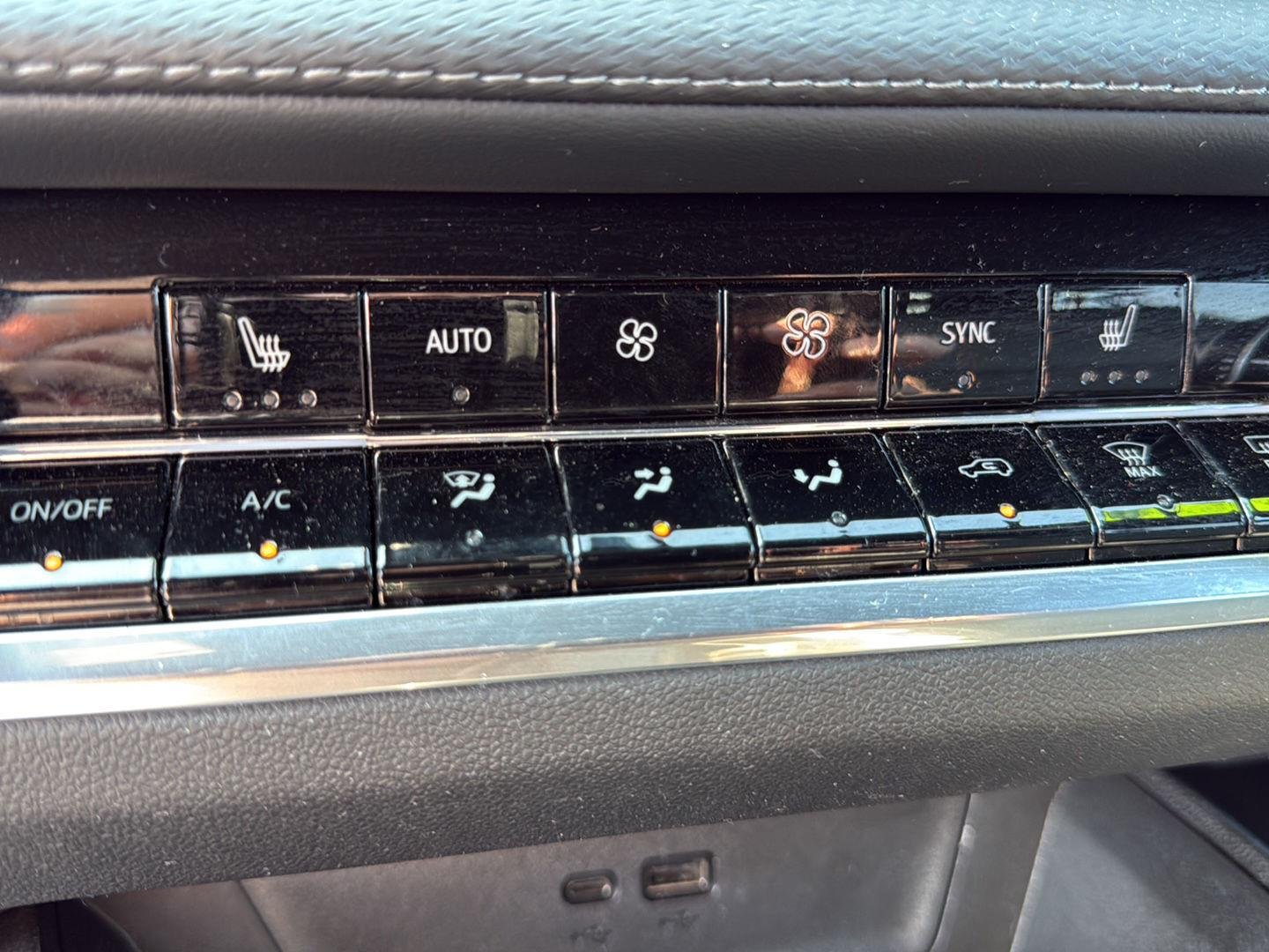 Used 2025 Mosaic Black Metallic Chevrolet FWD LT image 22