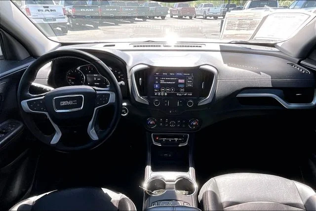 Used 2024 White GMC SLT image 15