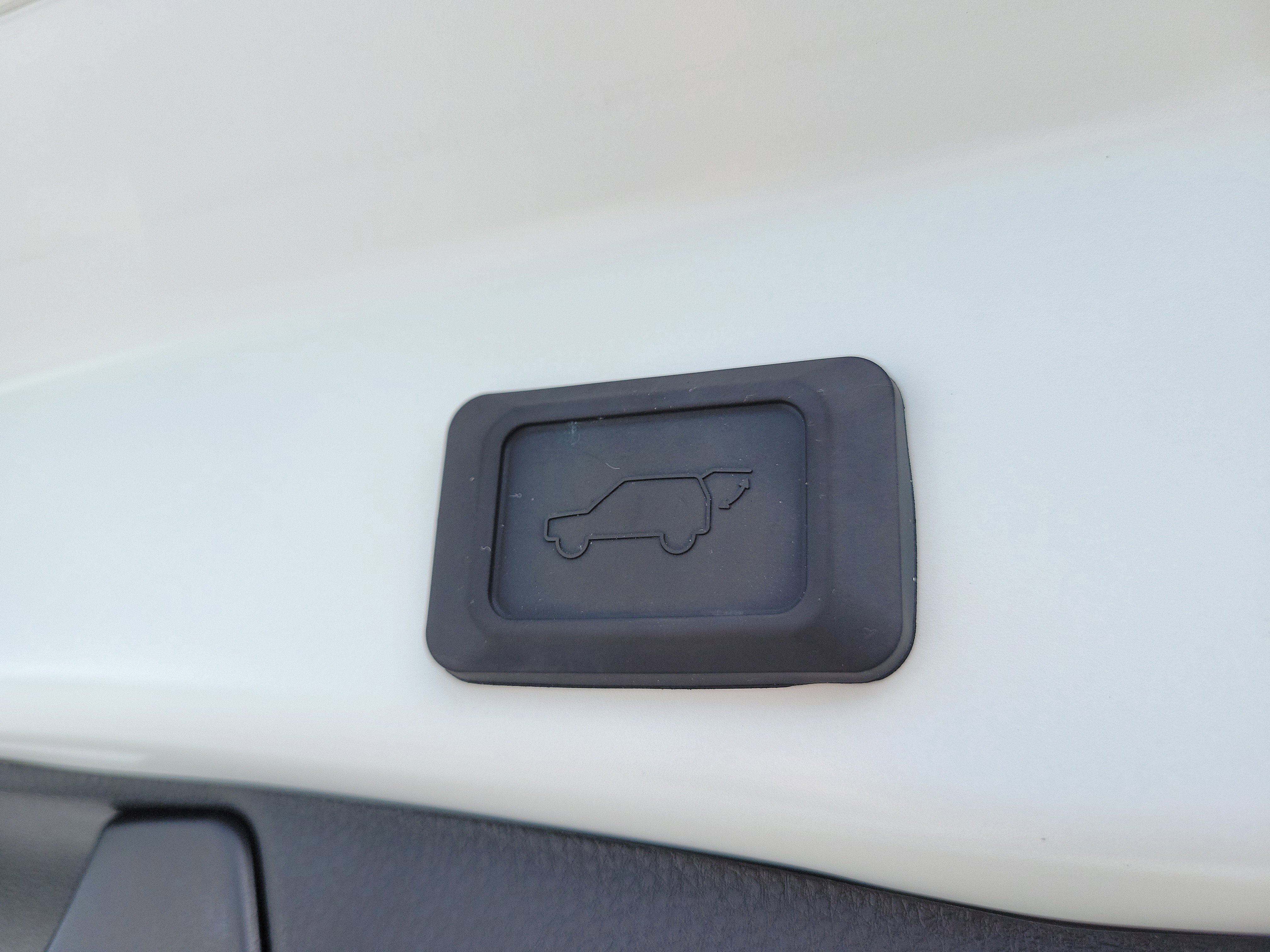 Used 2025 Ice Toyota XLE image 11
