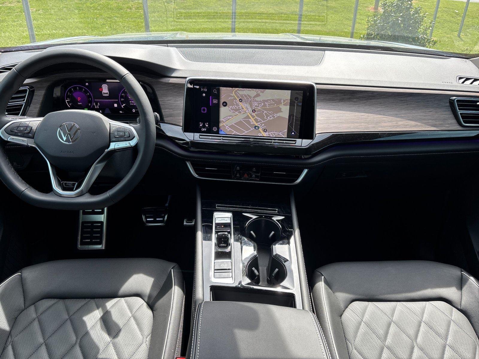 2025 Volkswagen Atlas SEL Premium R-Line - Photo 35