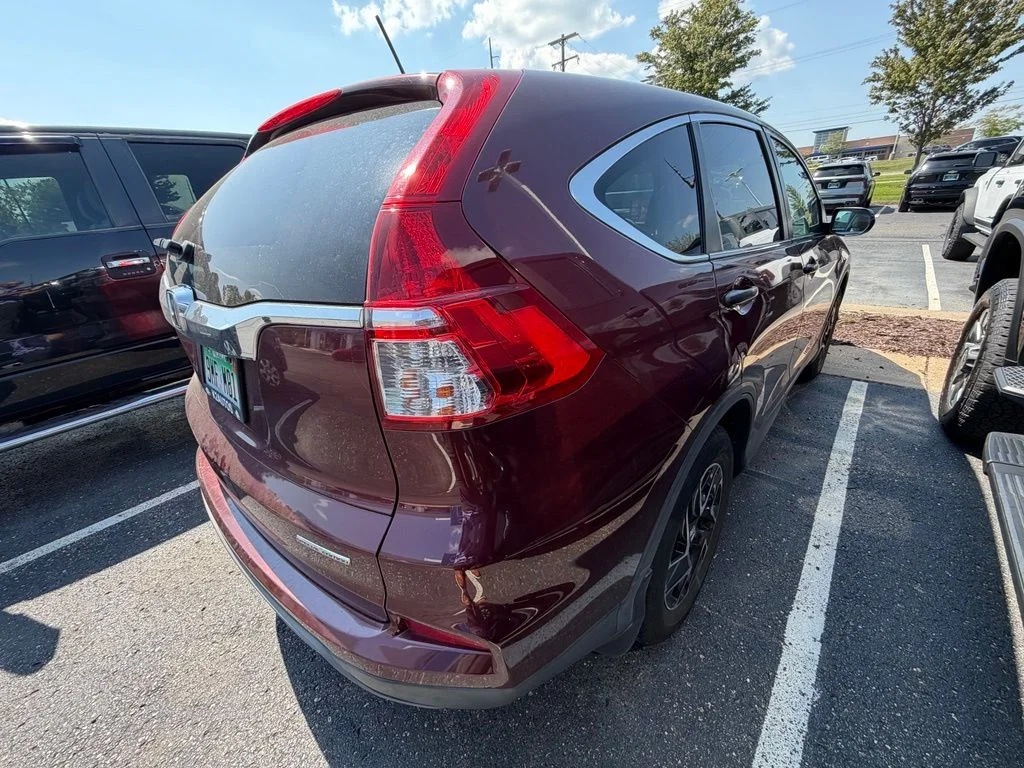 Used 2016 Red Honda SE image 9
