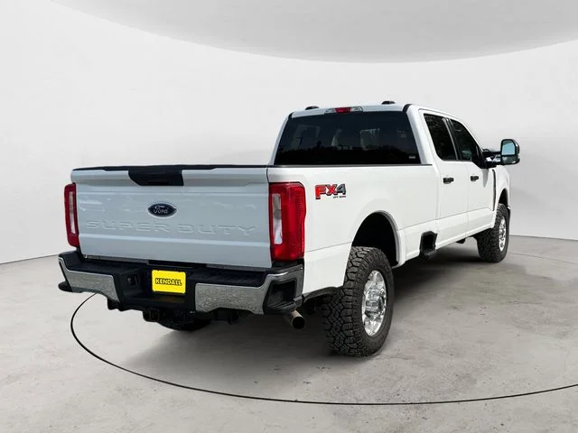 Certified Used 2025 Oxford White Ford XLT image 5