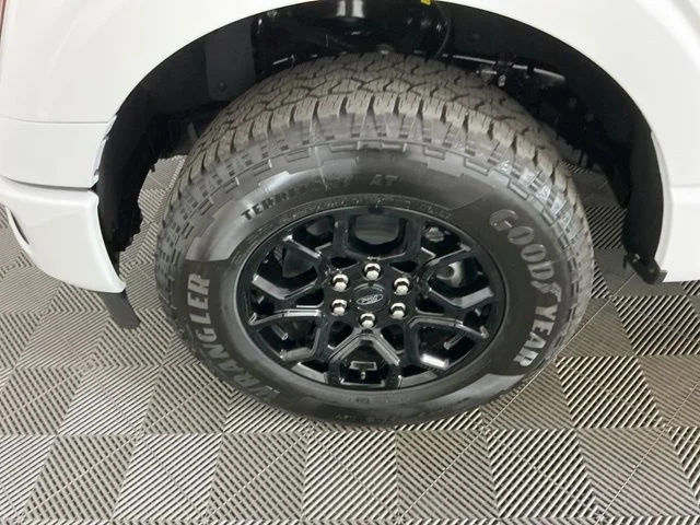 New 2026 Oxford White Ford XLT image 29