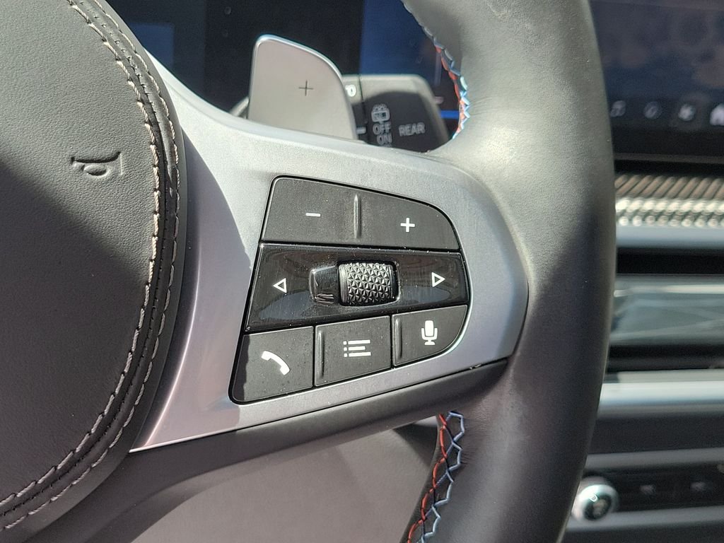 Used 2025 Gray BMW M60i image 28