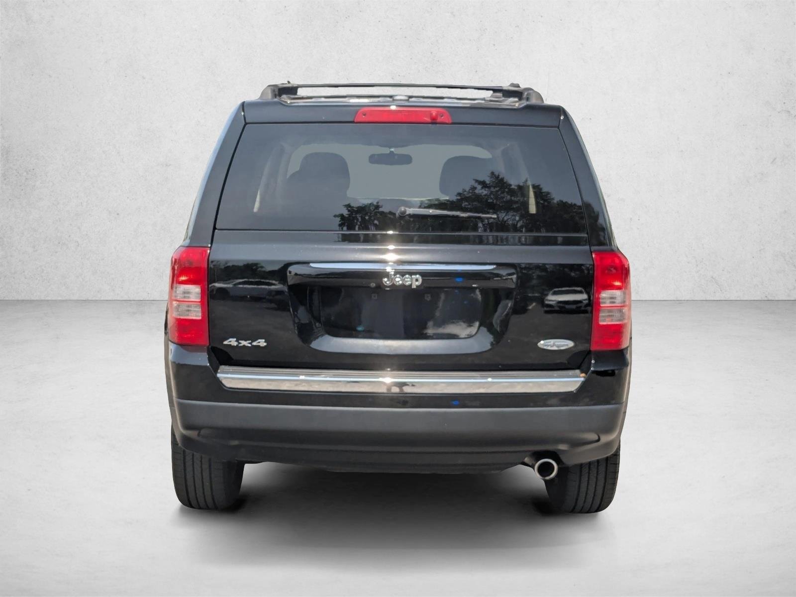 Used 2017 Black Clearcoat Jeep High Altitude image 6