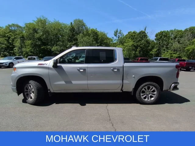 Used 2022 Silver Ice Metallic Chevrolet LTZ image 2
