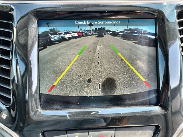 Used 2019  Jeep Limited image 24