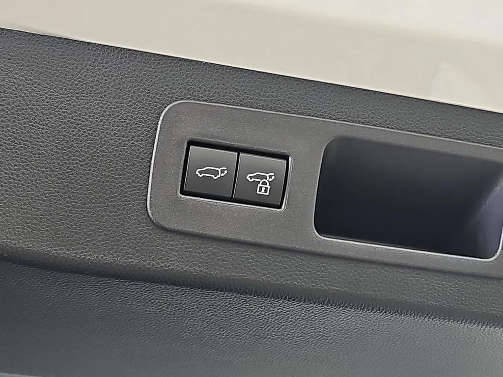 New 2026 Eminent White Pearl Lexus LUXURY image 13