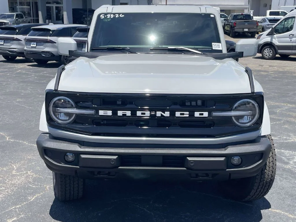 New 2026 White Ford Outer Banks image 8