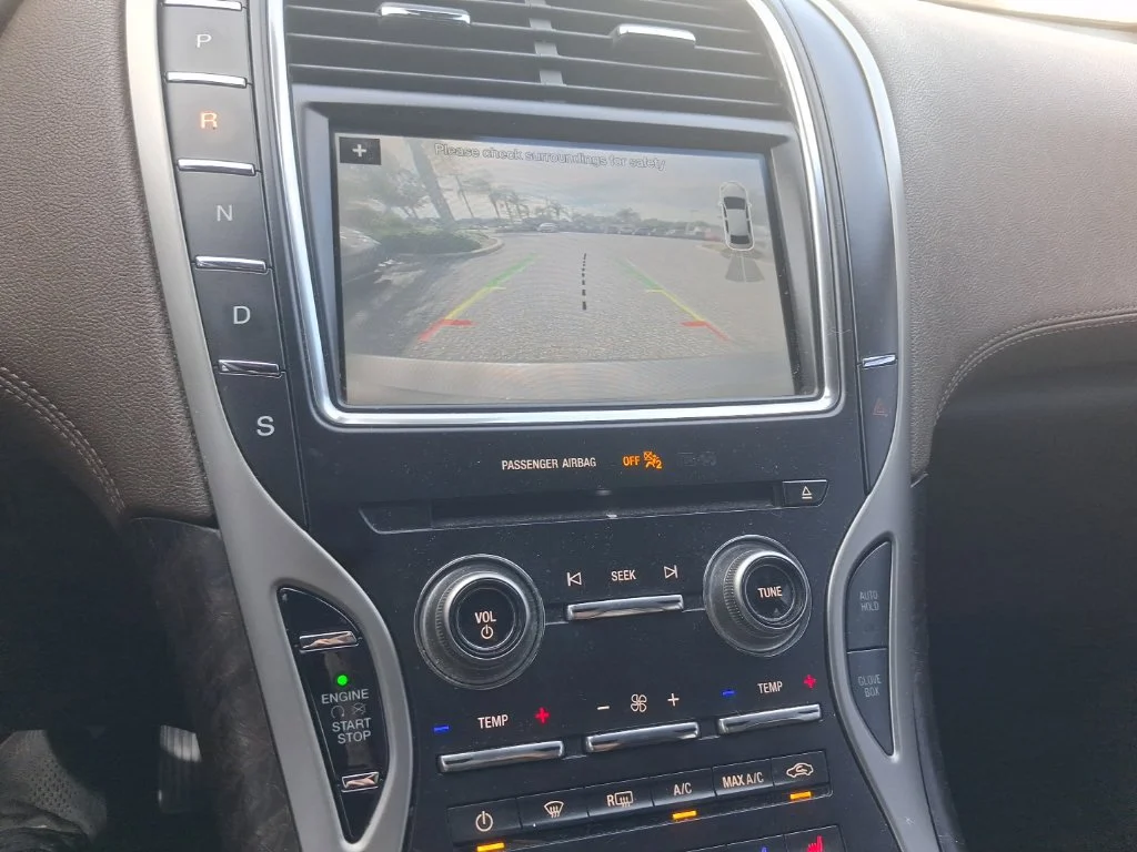 Used 2016  Lincoln Reserve image 29
