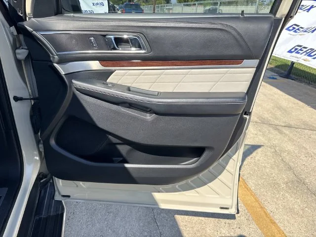 Used 2018 Silver Ford Platinum image 30