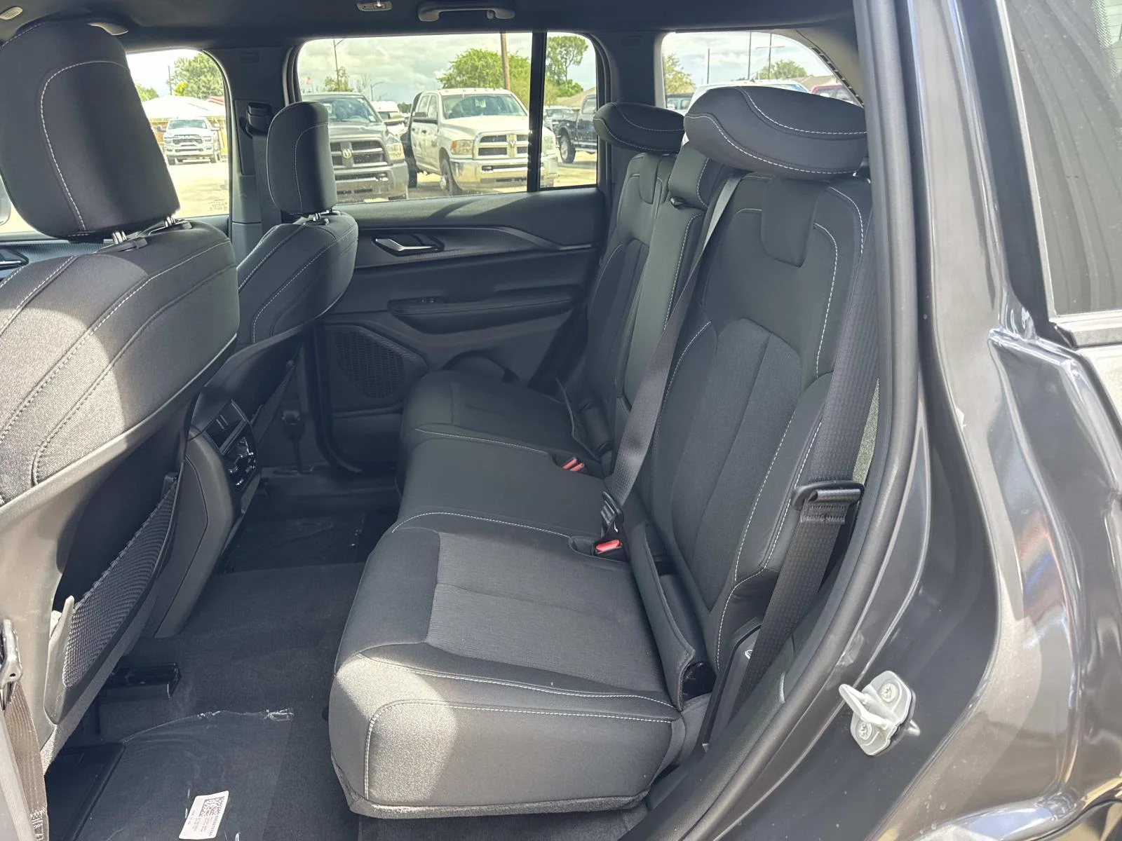 New 2026 Baltic Gray Metallic Clear-Coat Exterior Paint Jeep Laredo image 7