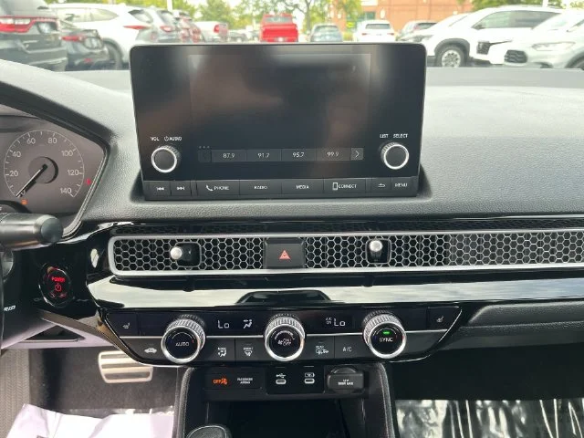 Used 2025  Honda Sport image 21