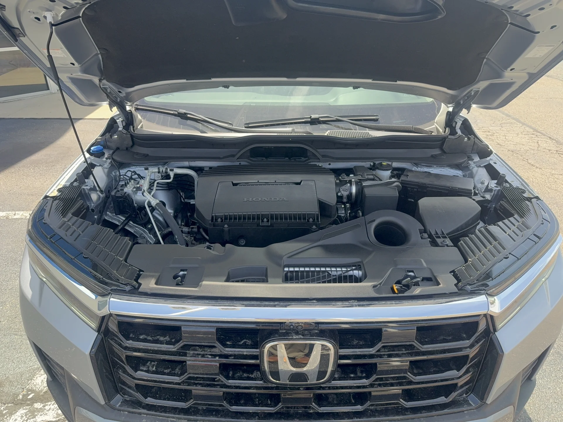 New 2026 Solar Silver Metallic Honda Touring Blackout image 16